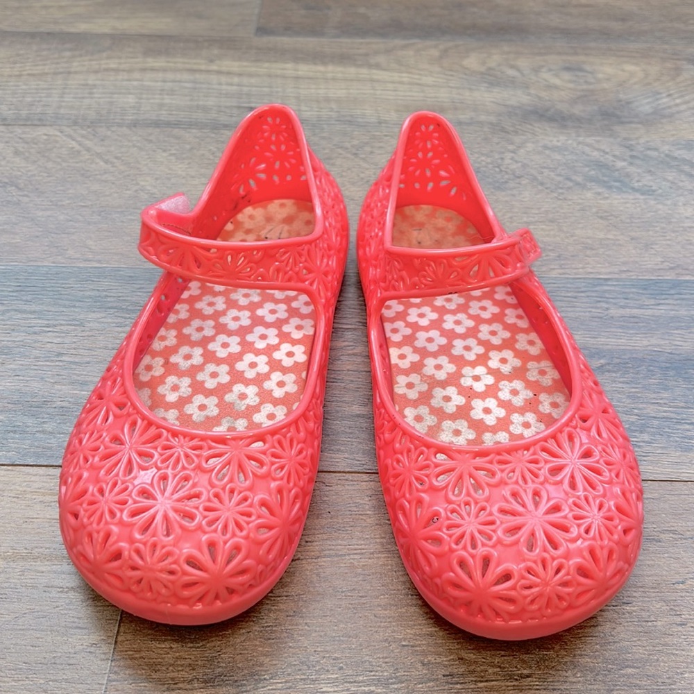 Girls Shoes—must be bundled